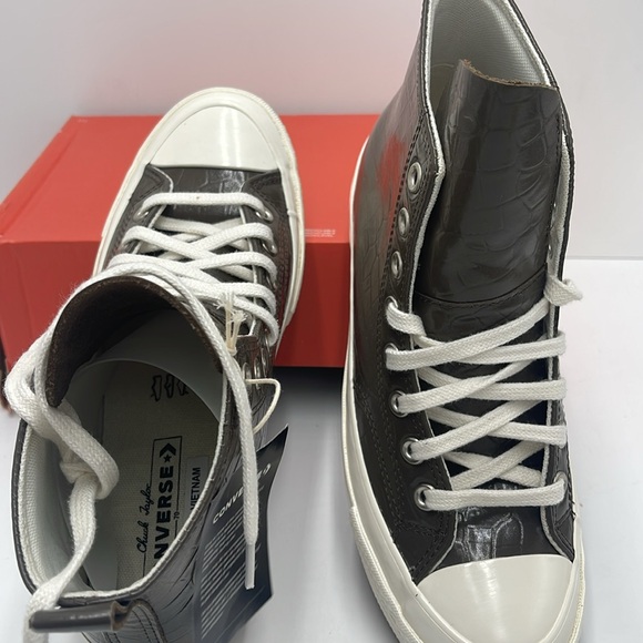 Converse WMNS Crocodile High-Tops A07656C
CHUCK 70 HI
ENGINE SMOKE/ENGINE SMOKE - Picture 12 of 16